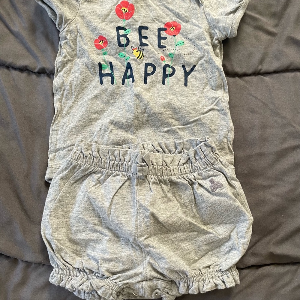 Baby girl two piece booty outfit. Worn once baby girl gray outfit.